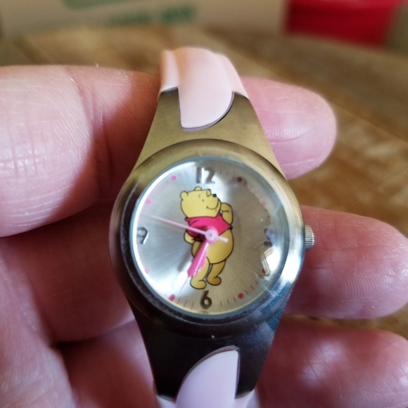 NWOT- Disney's Winnie The Pooh Watch - Picture 2 of 6